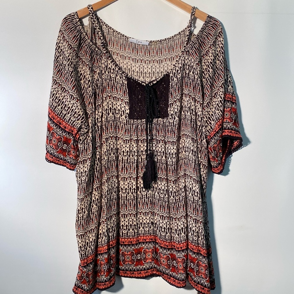 DEX - Women’s cold shoulder style blouse. Size 2X